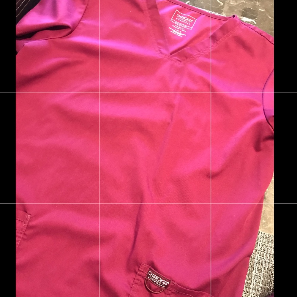 Wine scrub 😊 top with pockets